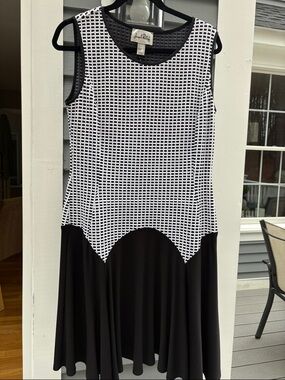 Joseph Ribkoff Black and White Patterned Sleeveless Midi Dress
